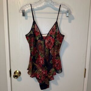 Victoria's Secret Gold Label Floral Paisley Print Chemise New with Tag Size Sm